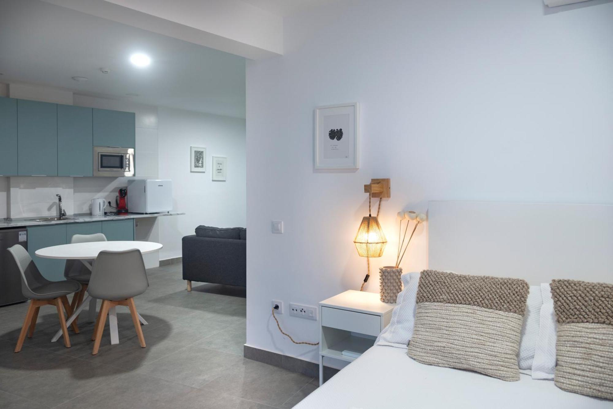 Apartamentos La Tahona Cadiz Exterior photo