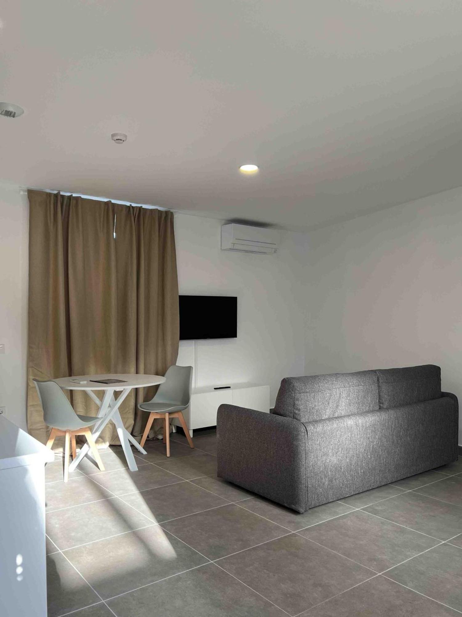 Apartamentos La Tahona Cadiz Exterior photo